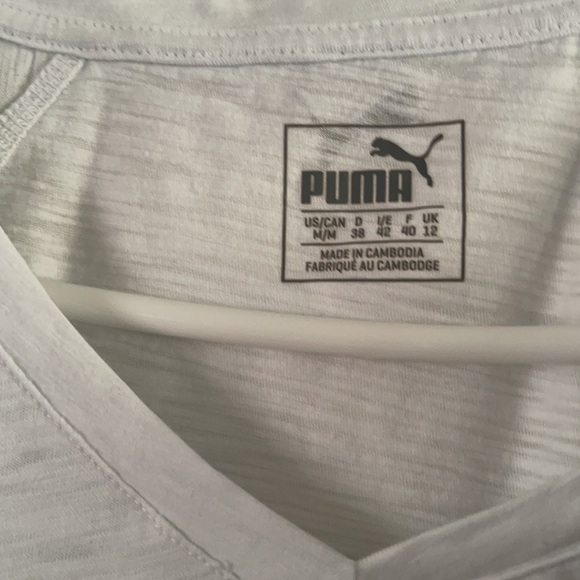Puma t-shirt size M 🥰🥰 - Picture 2 of 3